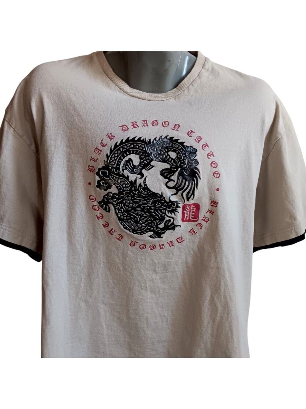 True Vintage T-shirt XL No Boundaries Y2K Black Dragon Tattoo Beige Graphic